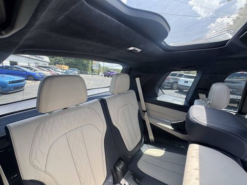 Used 2019 BMW X7 xDrive40i w/ Premium Package AWD/4WD image 21