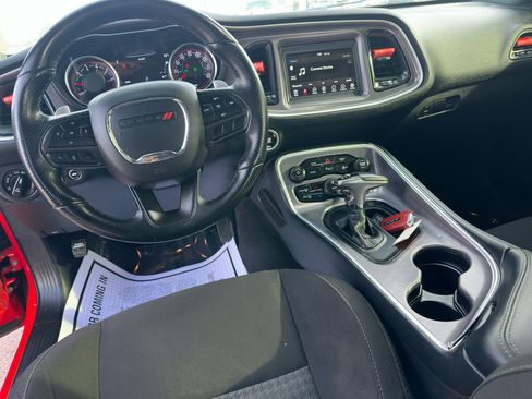 Used 2022 Dodge Challenger GT image 38