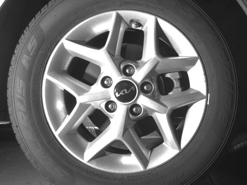 Used 2025 Kia Soul LX w/ LX Technology Package image 18