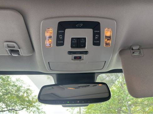 Used 2024 Toyota Sienna XLE image 40