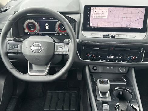 Used 2026 Nissan Rogue SL image 14