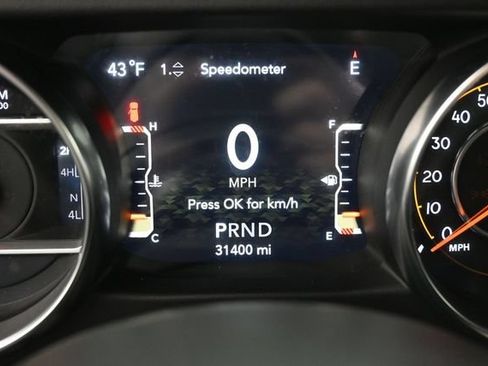 Used 2021 Jeep Wrangler Unlimited Sahara w/ Uconnect 4C Nav & Sound Group AWD/4WD image 25