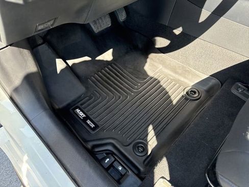 Used 2021 Toyota Corolla SE w/ Carpet Mat Package (TMS) FWD image 17