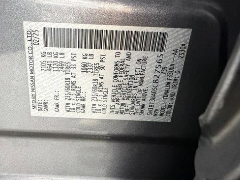 Used 2025 Nissan Rogue SV FWD image 32