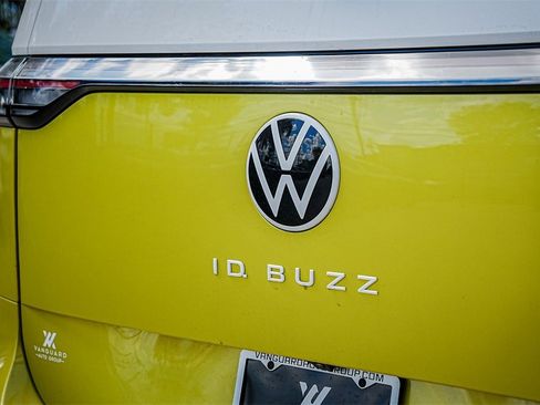 New 2025 Volkswagen ID. Buzz Pro S Plus image 8