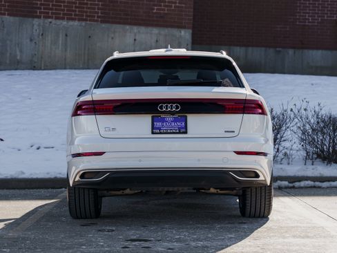 Used 2023 Audi Q8 Premium w/ Convenience Package image 29