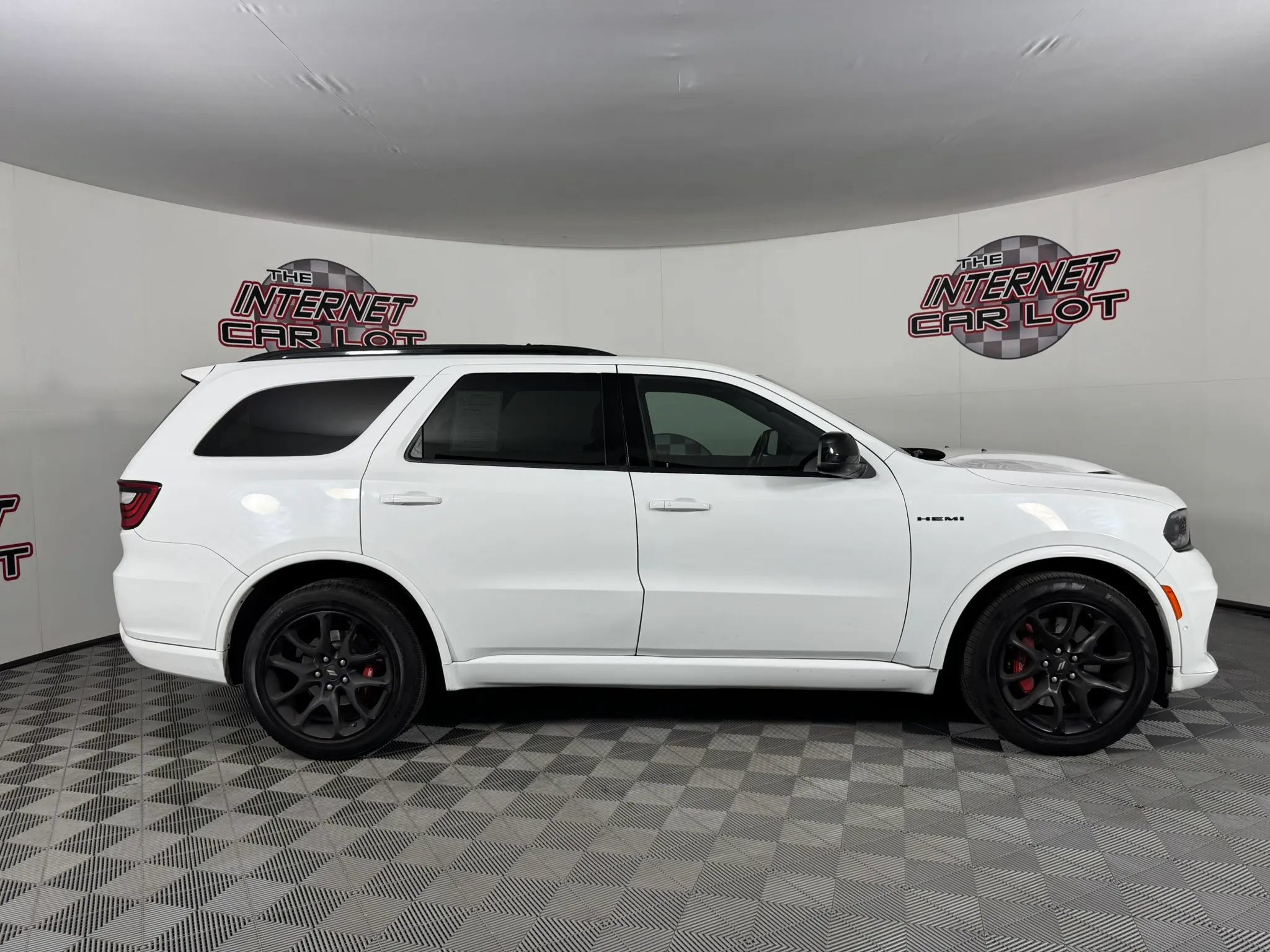 Used 2024 Dodge Durango R/T w/ Tow 'N Go Package AWD/4WD image 8
