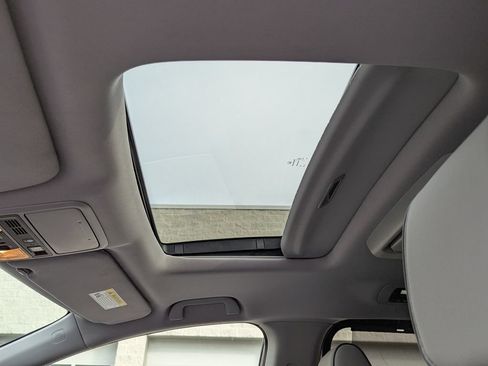 Used 2023 Honda Odyssey Elite image 15