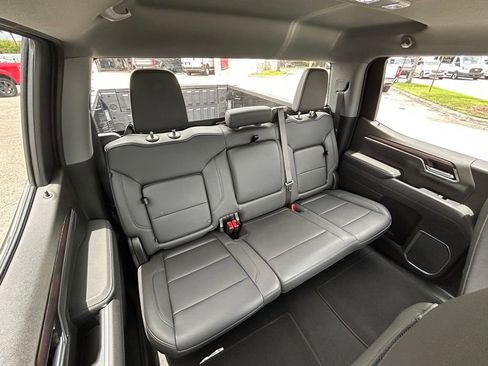 Used 2026 GMC Sierra 1500 SLT RWD image 30