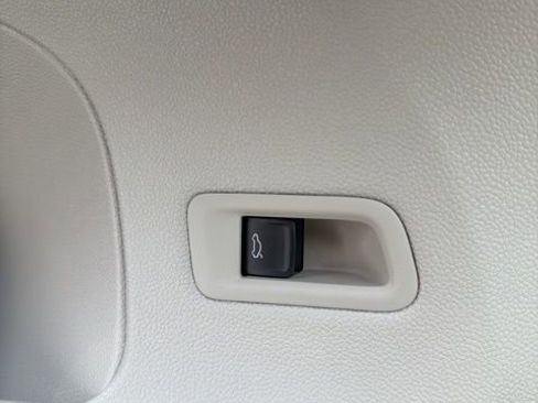 Certified 2024 Volkswagen Atlas SE w/ Panoramic Sunroof Package image 21