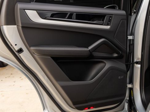 New 2026 Porsche Cayenne image 35