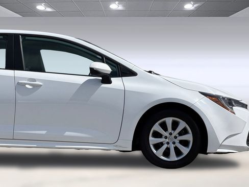 Used 2024 Toyota Corolla LE FWD image 32