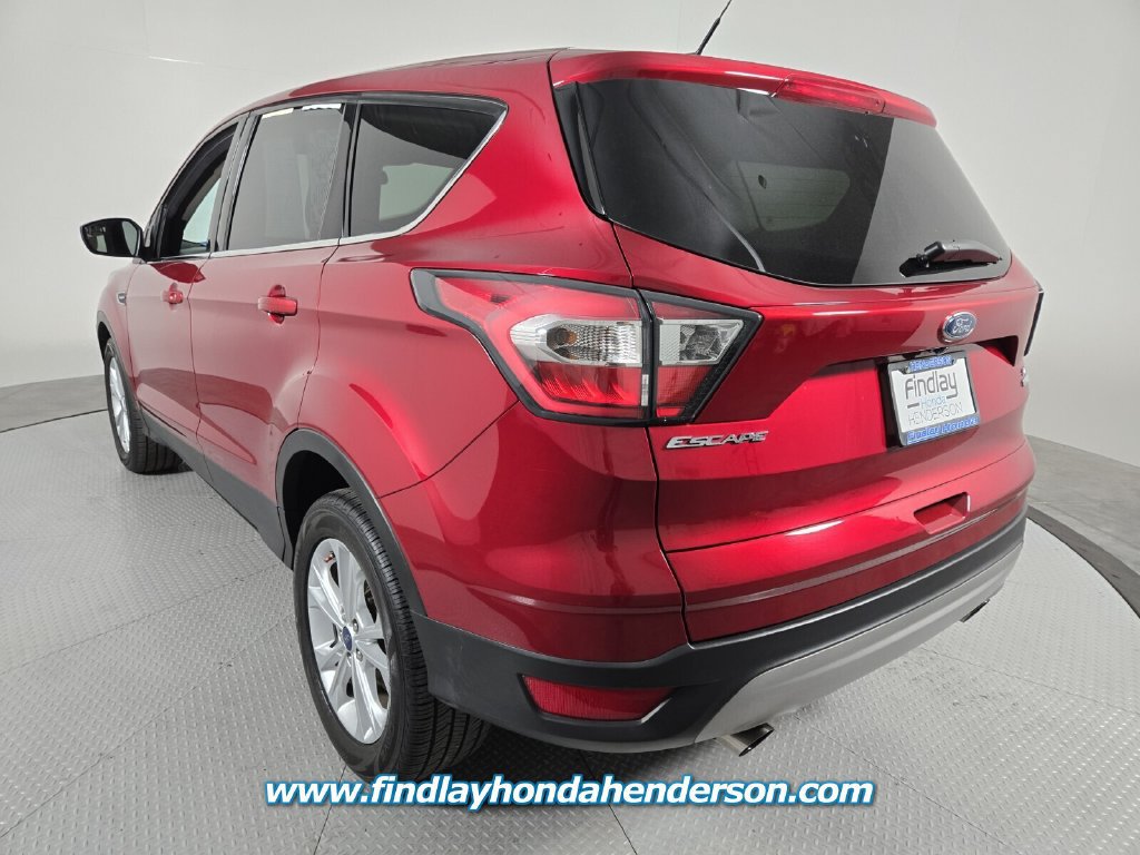 Used 2017 Ford Escape SE FWD image 4