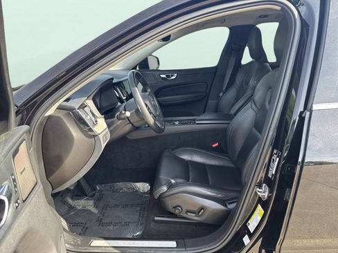 Used 2021 Volvo XC60 T5 Inscription image 4