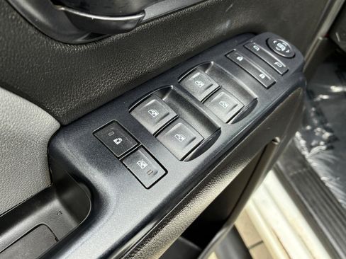 Used 2019 GMC Sierra 3500 4x4 Crew Cab w/ Sierra Convenience Package image 8