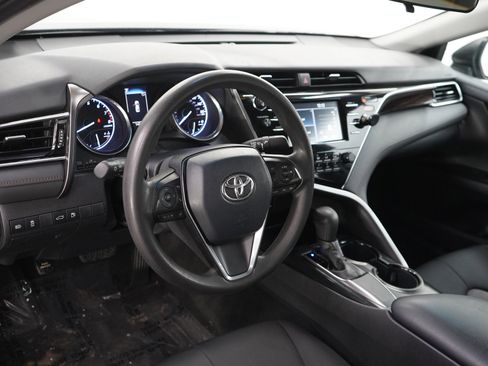Used 2018 Toyota Camry LE image 19