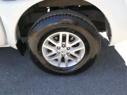 Used 2018 Nissan Frontier SV image 30