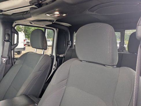 Used 2022 Jeep Gladiator Sport AWD/4WD image 14