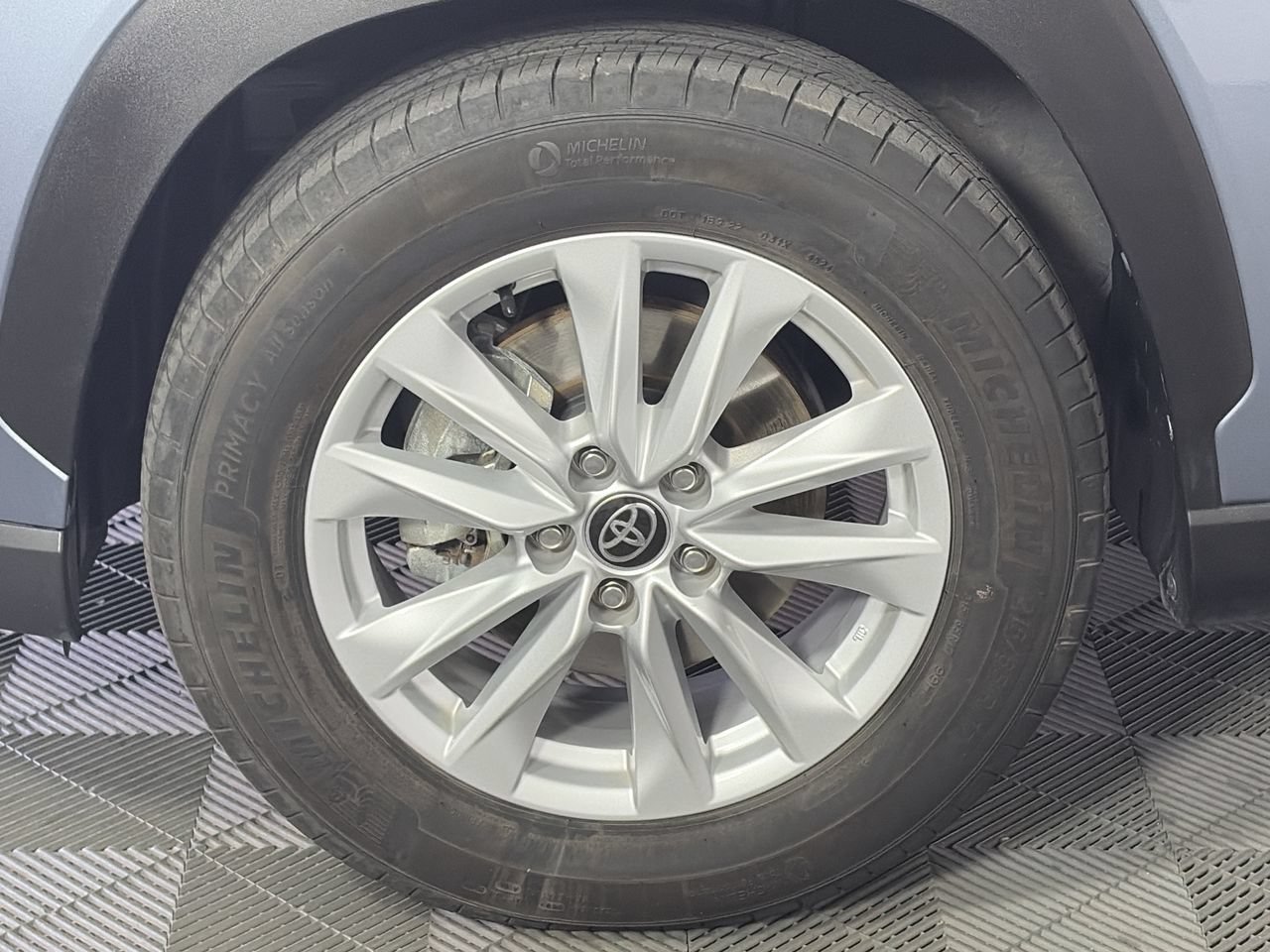 Used 2025 Toyota Corolla Cross LE FWD image 10