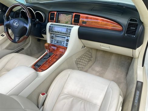 Used 2007 Lexus SC 430 Convertible RWD image 19