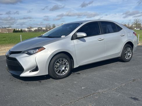 Used 2017 Toyota Corolla LE image 5