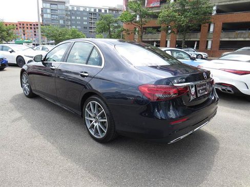 Used 2022 Mercedes-Benz E 350 4MATIC Sedan image 2