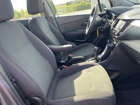 Used 2020 Chevrolet Trax LS FWD image 20