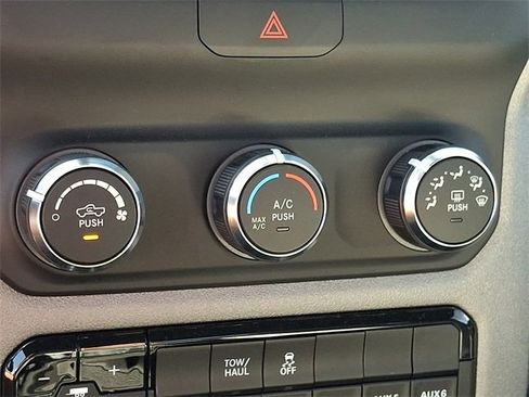 Used 2024 RAM 2500 Tradesman w/ Chrome Appearance Group image 15