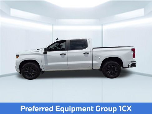 Used 2025 Chevrolet Silverado 1500 Custom RWD image 2