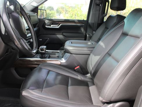Used 2022 GMC Sierra 1500 Elevation w/ Elevation Premium Package AWD/4WD image 11