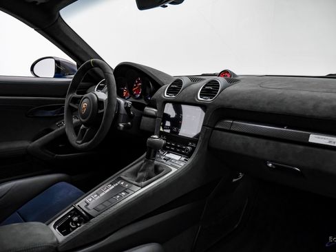 Used 2024 Porsche 718 Cayman GT4 RS image 42