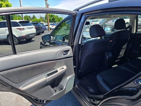 Used 2016 Subaru Crosstrek 2.0i Premium w/ Moonroof Package AWD/4WD image 17