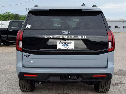 New 2026 Ford Expedition Active RWD image 5
