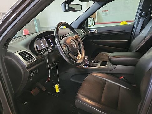 Used 2019 Jeep Grand Cherokee Altitude RWD image 8