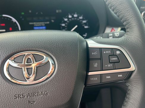 New 2026 Toyota Sienna XLE FWD image 21