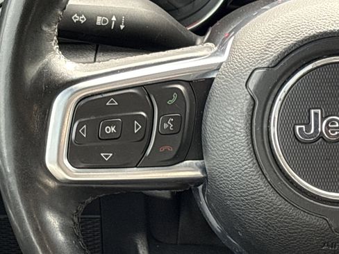 Used 2020 Jeep Wrangler Unlimited Sahara image 22