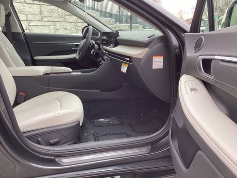 New 2026 Hyundai Sonata Limited FWD image 19
