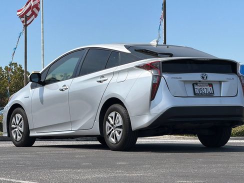 Used 2016 Toyota Prius Four w/ Advanced Technology Package FWD image 6