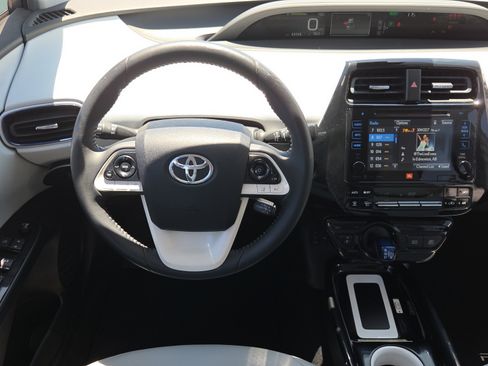 Used 2017 Toyota Prius Four Touring w/ Premium Convenience Package FWD image 13