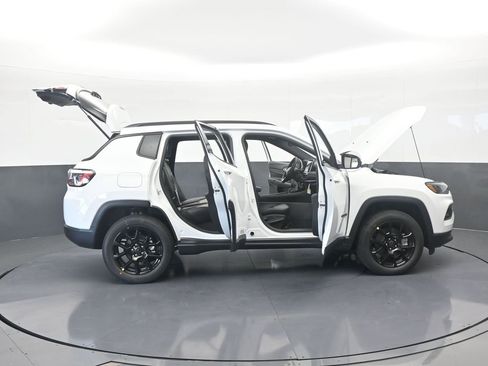 New 2026 Jeep Compass Latitude image 65