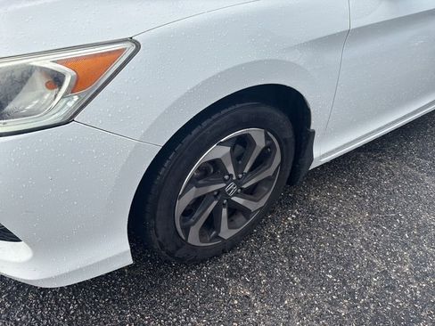 Used 2017 Honda Accord EX-L image 9