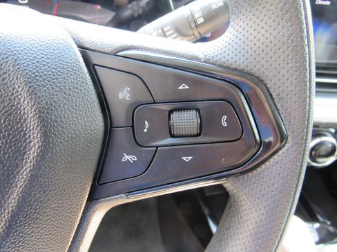 Used 2025 Chevrolet Trax LT FWD image 22