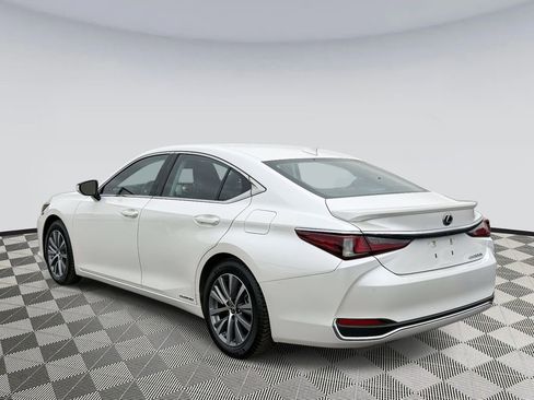 Used 2021 Lexus ES 300h w/ Premium Package image 4