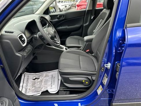 New 2025 Hyundai Venue Limited image 14