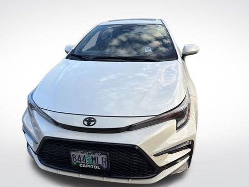 Used 2025 Toyota Corolla XSE FWD image 8
