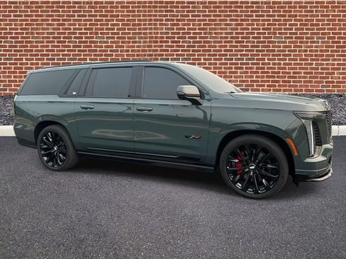 Certified 2026 Cadillac Escalade ESV V AWD/4WD image 8