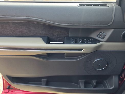 Used 2020 Ford Expedition Limited w/ Equipment Group 301A image 13