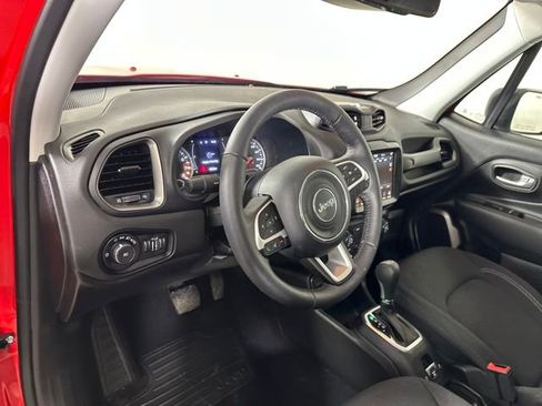 Used 2023 Jeep Renegade Latitude w/ Sun/Sound Group image 13