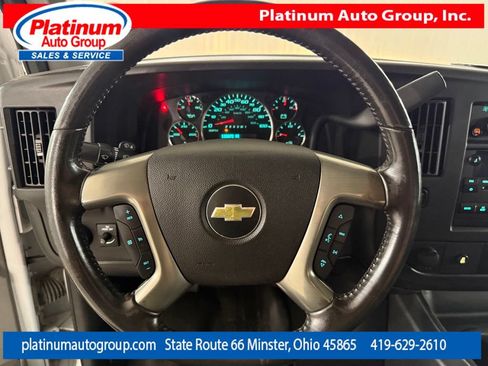 Used 2017 Chevrolet Express 3500 Extended RWD image 15