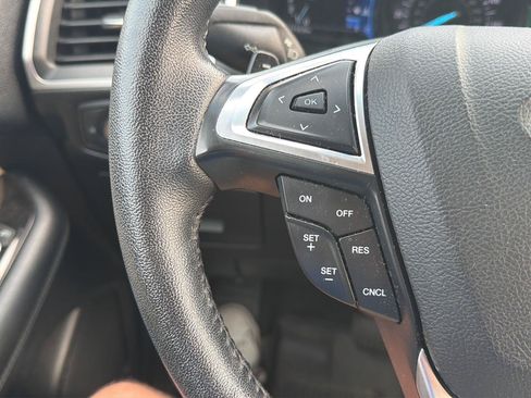 Used 2017 Ford Edge SEL w/ Equipment Group 201A AWD/4WD image 18